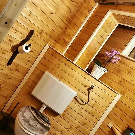 Toelgyes Menedek 2. Apartment